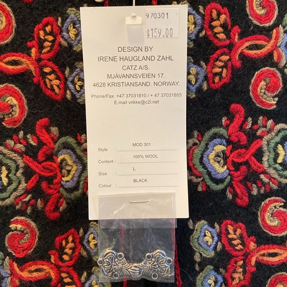 NWT Vrikke sweater vest size L 100%wool embroidered - Picture 7 of 7